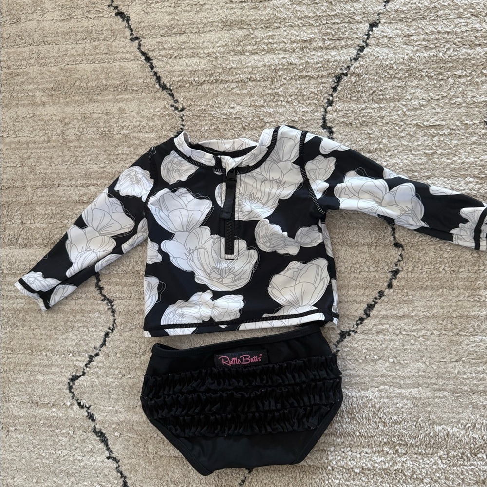 Ruffle butts 2 piece black and white floral